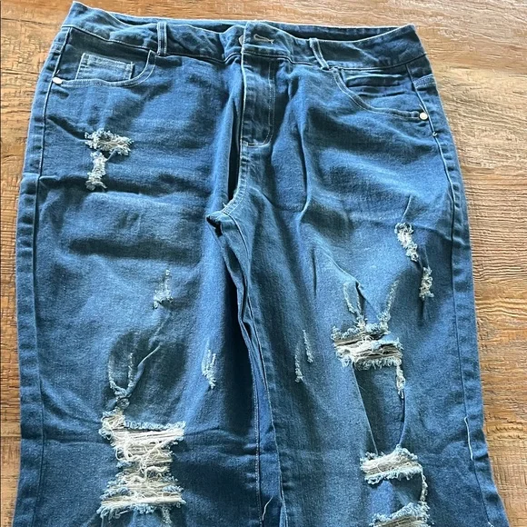 Casual Distressed Boyfriend Jeans in Deep Blue - Picture 7 of 7